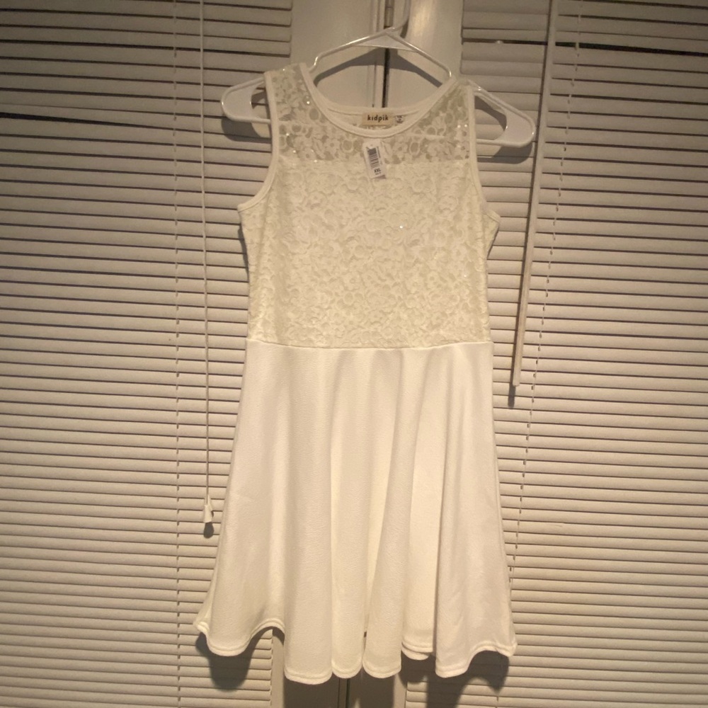 Girls dress size 16